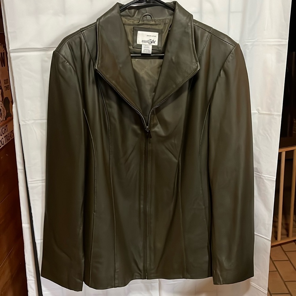 East 5th Genuine Leather Jacket. Dark green. Zippered.